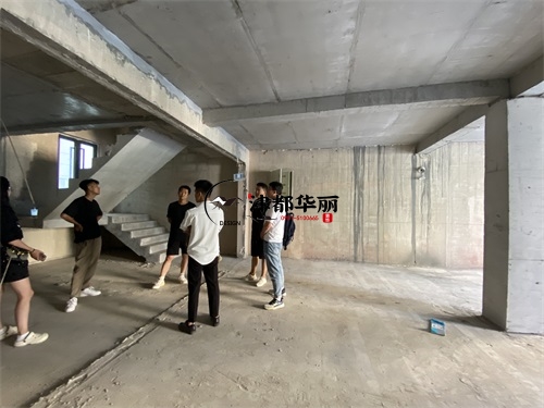 銀川裝修公司|銀川峰璽培訓(xùn)學(xué)?,F(xiàn)場量尺